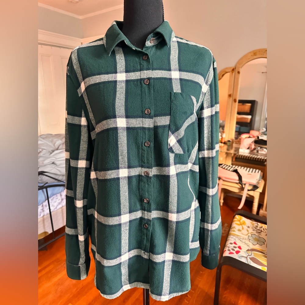 Garage Shirt Women’s Flannel Shirt Plaid, Size Small